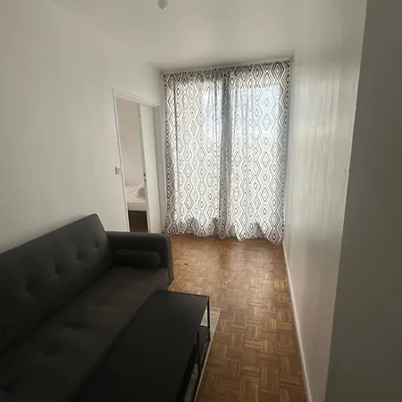 Privee Colocation Femme Bed & Breakfast