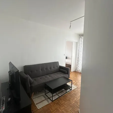 Privee Colocation Femme Bed & Breakfast